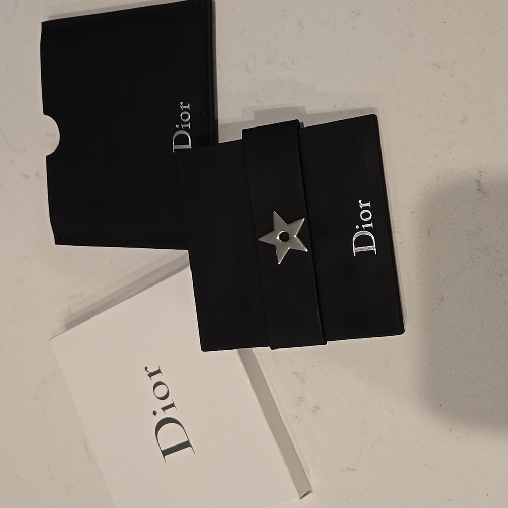 New in box Authentic DIOR Mirror Vip black Mirror w/case pouch  3x3  DIOR Mirror